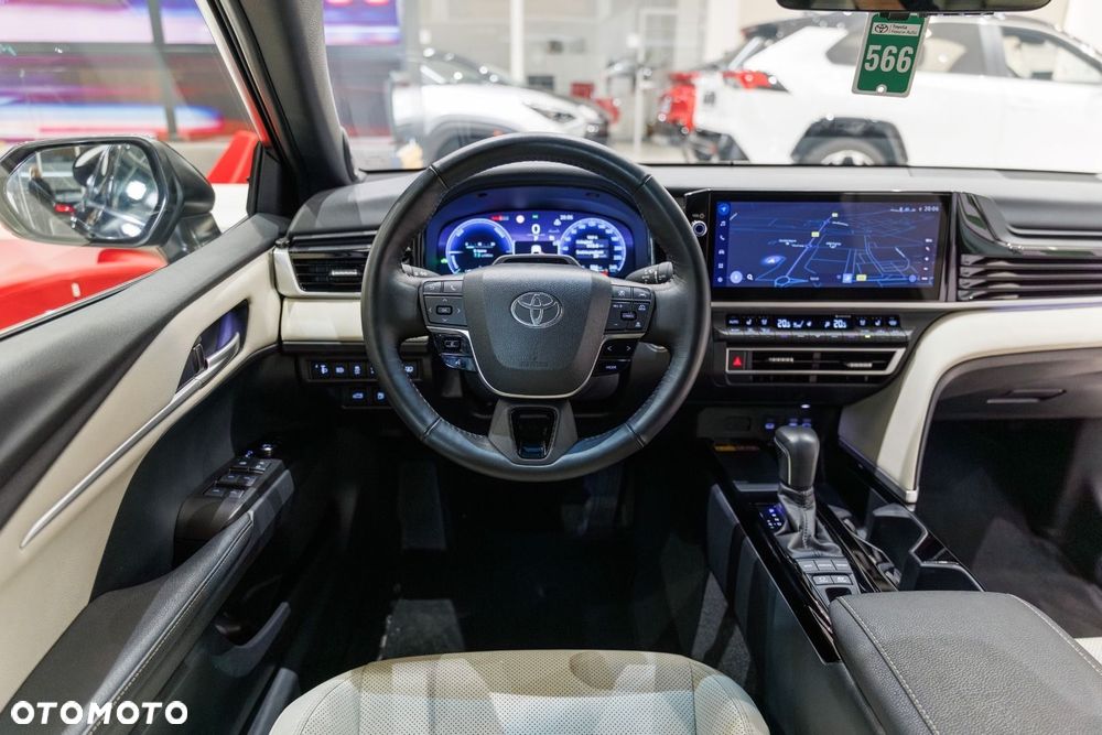 Toyota Camry - 18