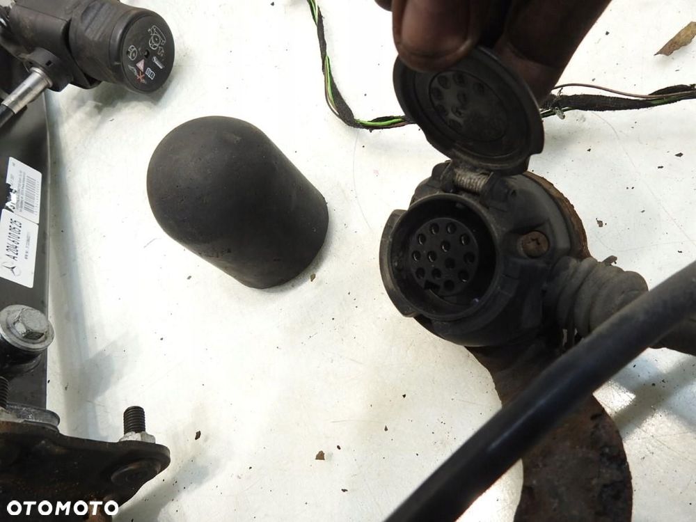 HAK HOLOWNICZY MERCEDES W204 A2046100625 - 4