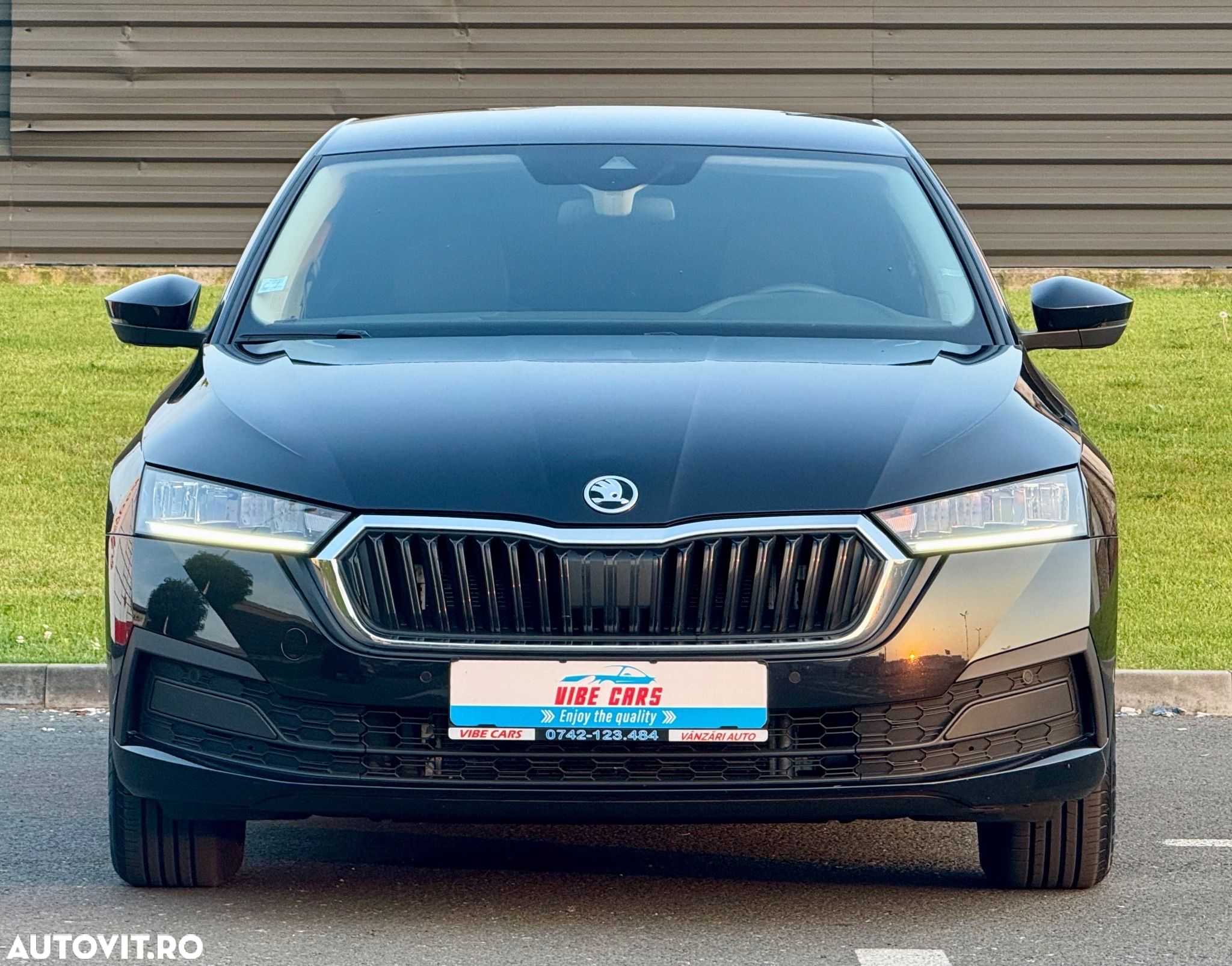 Skoda Octavia 2.0 TDI DSG Sportline - 1