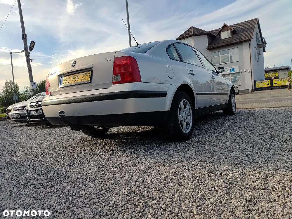 Volkswagen Passat 1.8 - 36