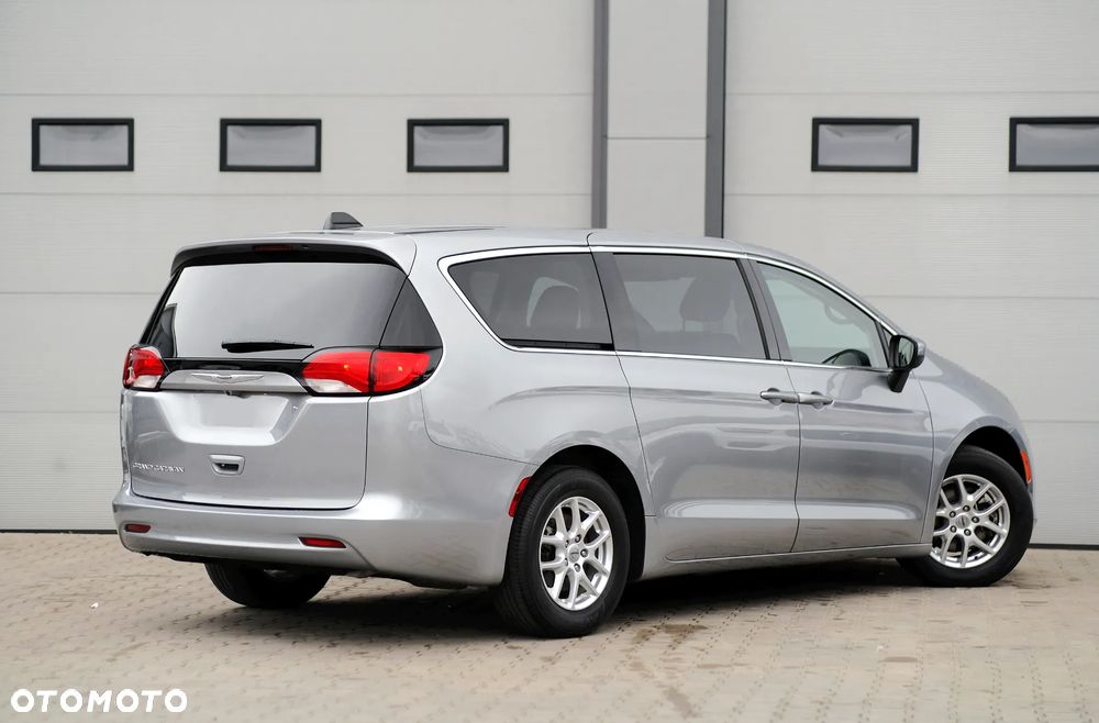 Chrysler Pacifica - 9