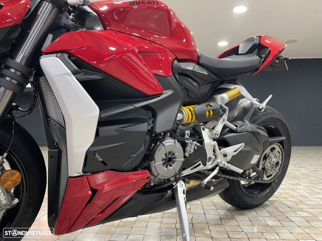 Ducati Streetfighter V2 - 6