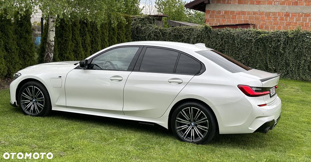 BMW Seria 3 330e M Sport - 10