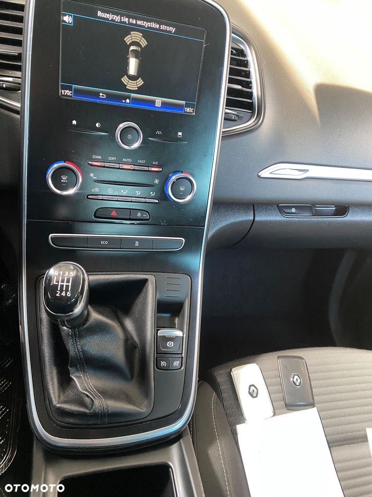 Renault Scenic - 11