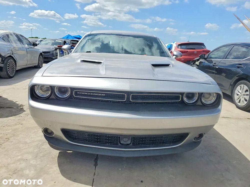 Dodge Challenger - 5