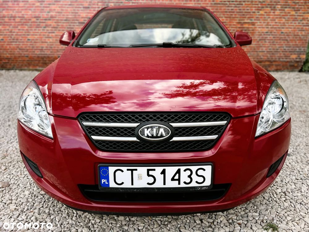 Kia Ceed - 34