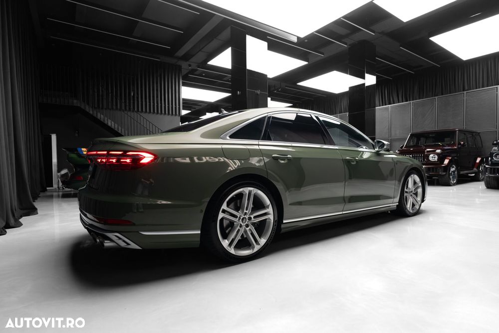 Audi S8 - 11