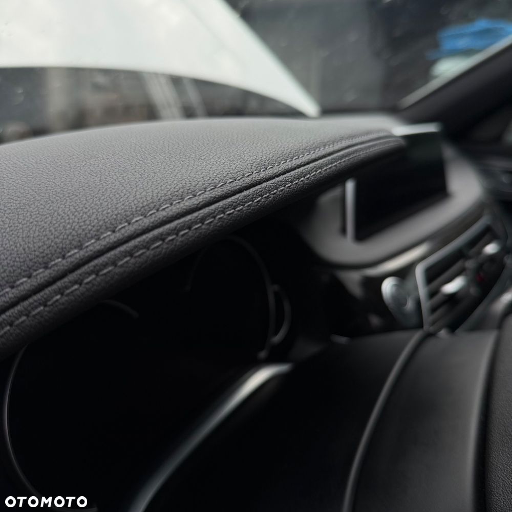 BMW Seria 7 740Li - 27