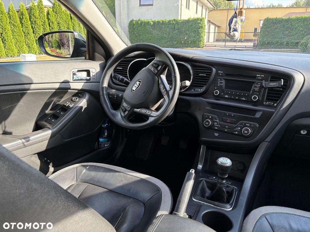 Kia Optima 2.0 L - 12