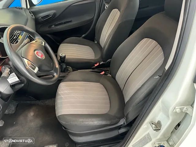 Fiat Punto 1.3 M-Jet Lounge S&S - 9