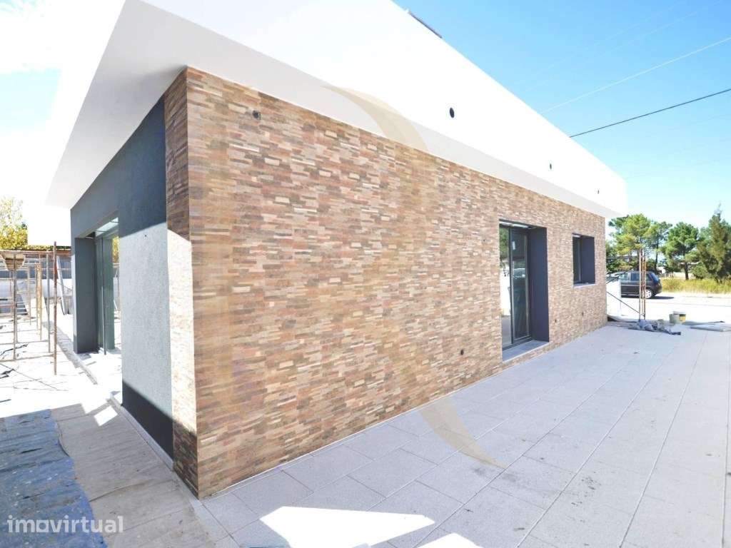 Moradia isolada térrea T4 nova com garagem e piscina na Quinta da M... - Grande imagem: 2/28