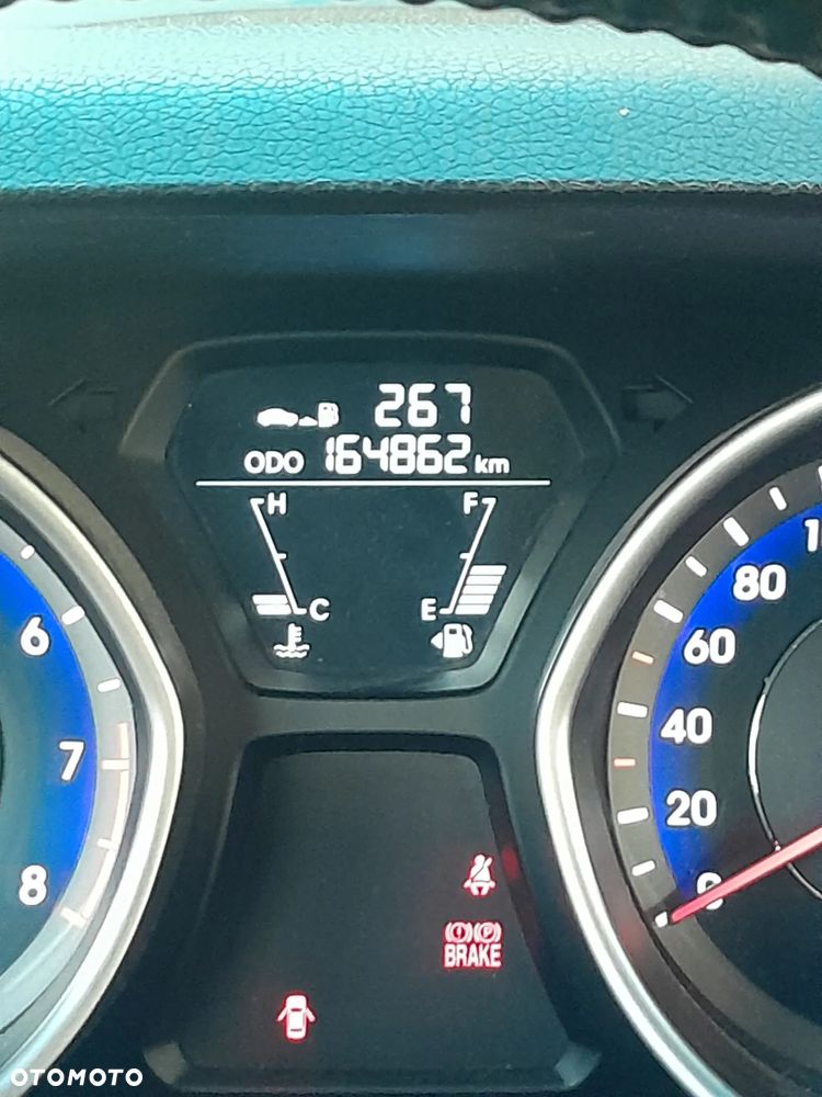 Hyundai Elantra 1.6 Comfort - 11