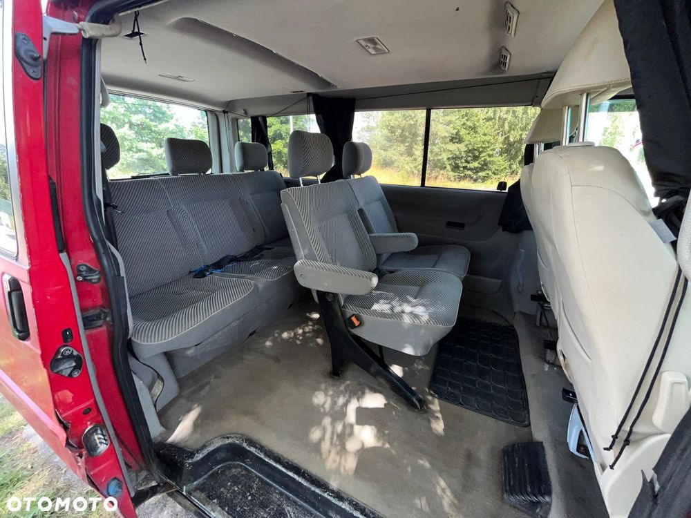 Volkswagen Caravelle CL - 8