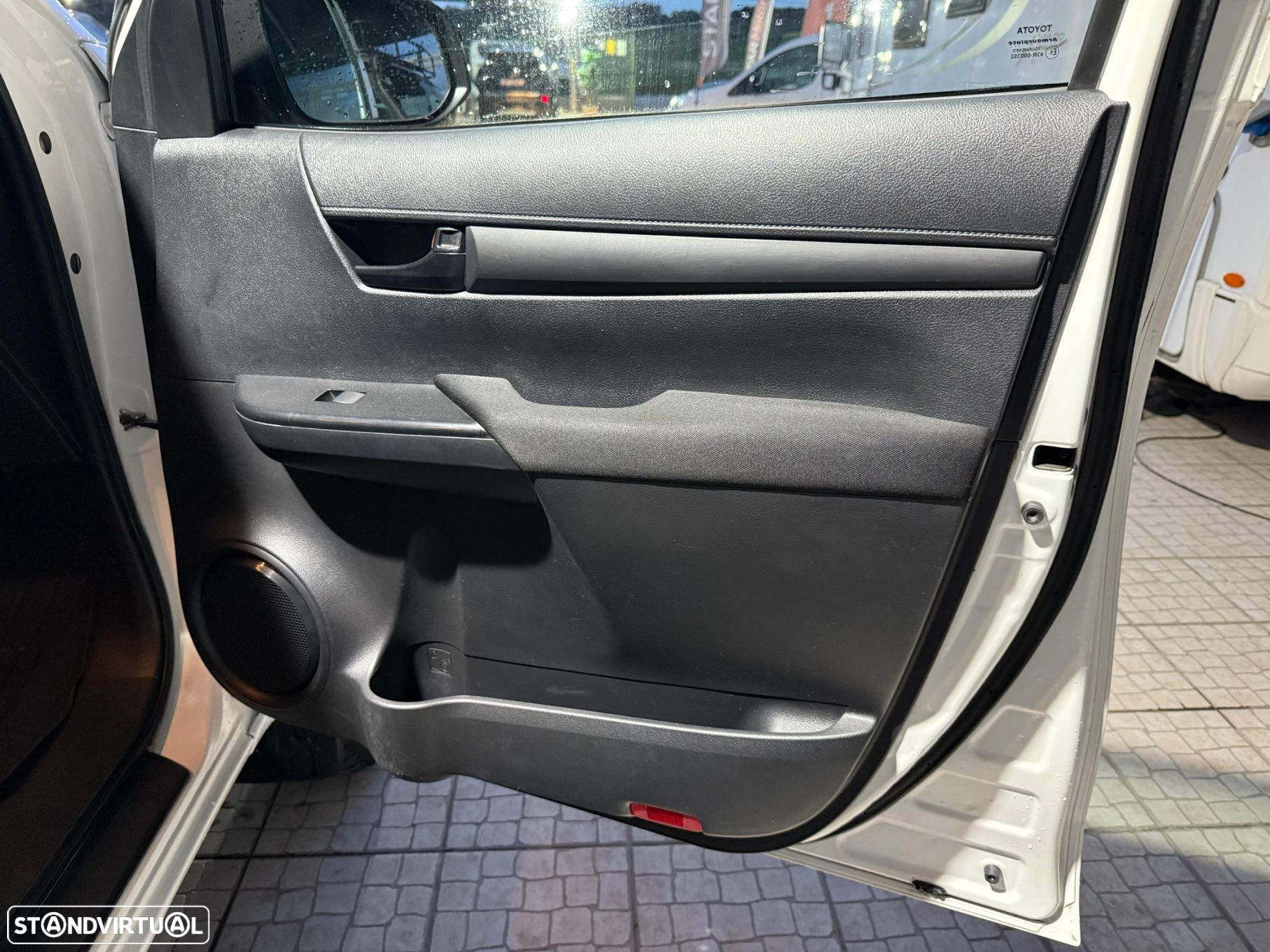 Toyota Hilux 2.4 D-4D 4WD CD CH - 16