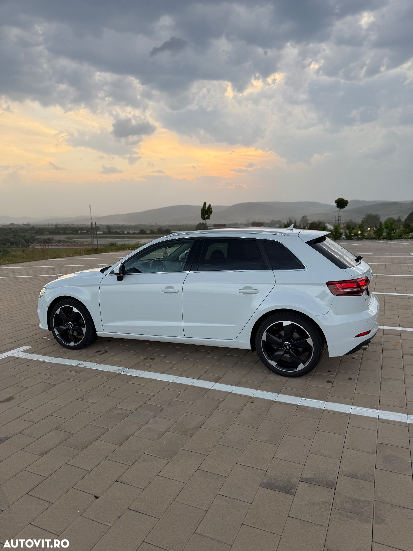 Audi A3 Sportback 2.0 TDI S tronic - 9