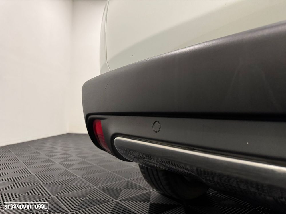 Peugeot 2008 1.6 BlueHDi GT Line - 26