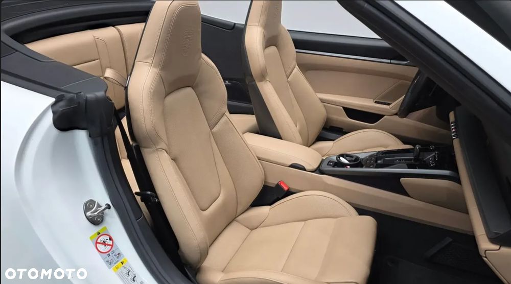 Porsche 911 Carrera PDK - 10