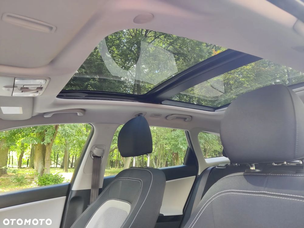 Kia Ceed 1.6 GDI DCT Platinum Edition - 30
