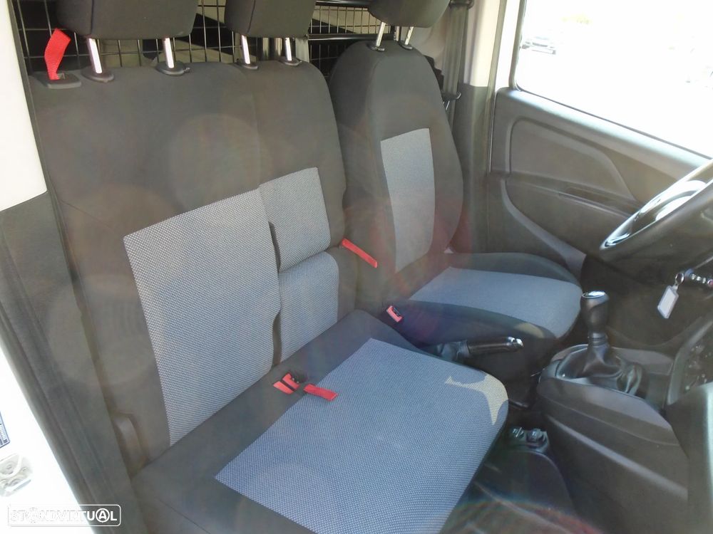 Fiat Doblo 1.3 M-JET 95 CV-  3 LUGARES-NACIONAL- IVA DEDUTIVEL - 10