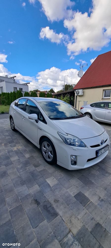 Toyota Prius (Hybrid) - 7