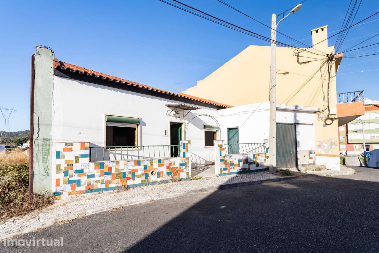 Moradia Térrea Isolada para remodelação total - Grande imagem: 2/24