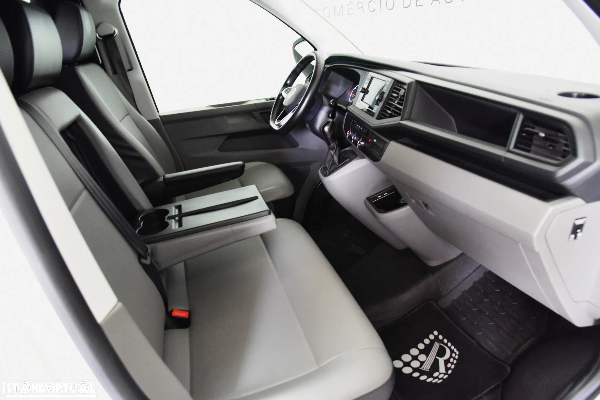 VW Transporter 2.0 TDI Business DSG - 19