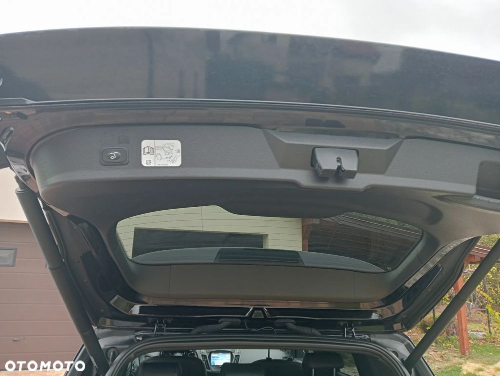 Ford Kuga - 25