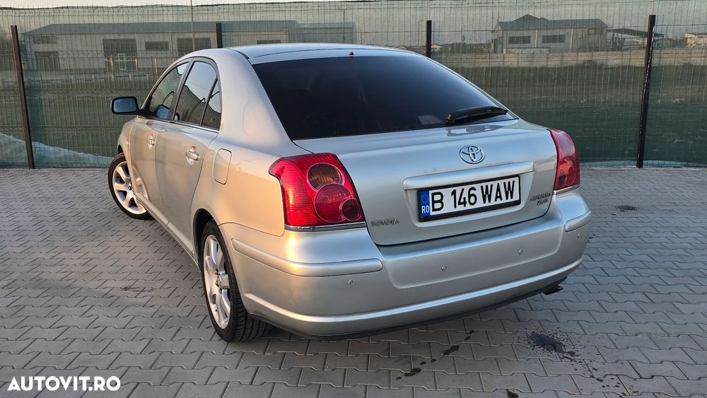 Toyota Avensis - 2