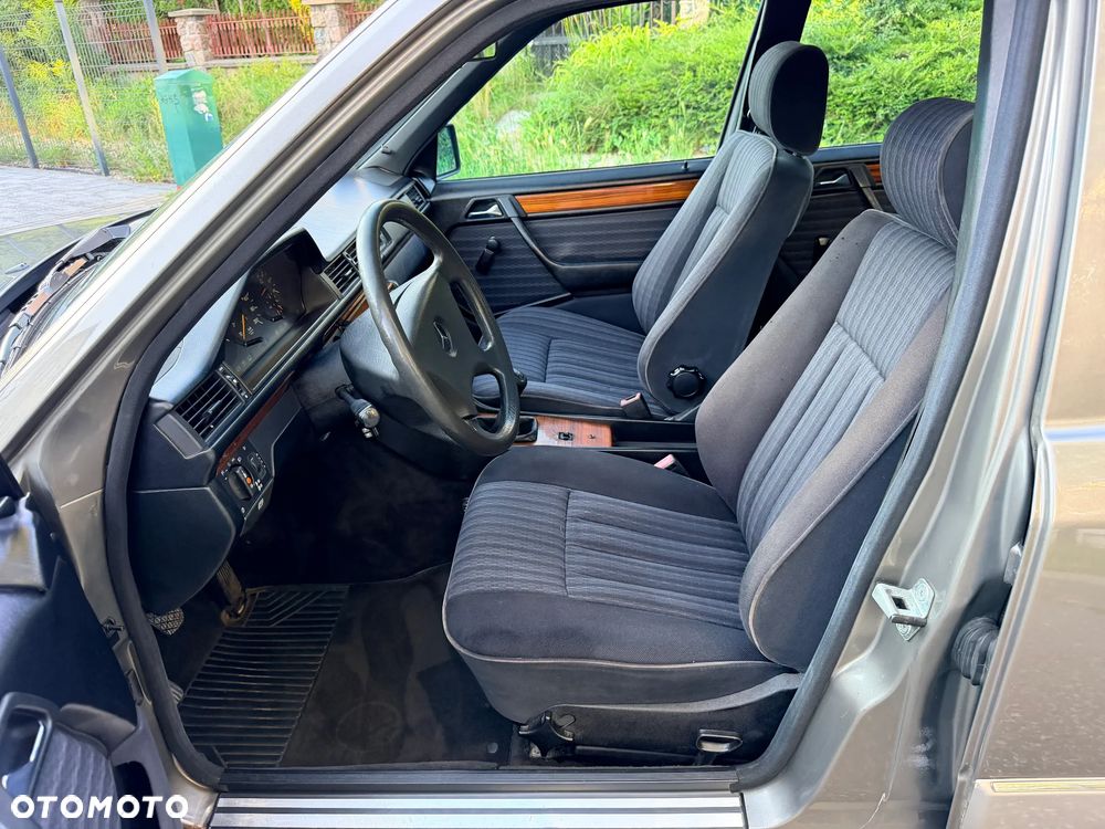 Mercedes-Benz W124 (1984-1993) - 17