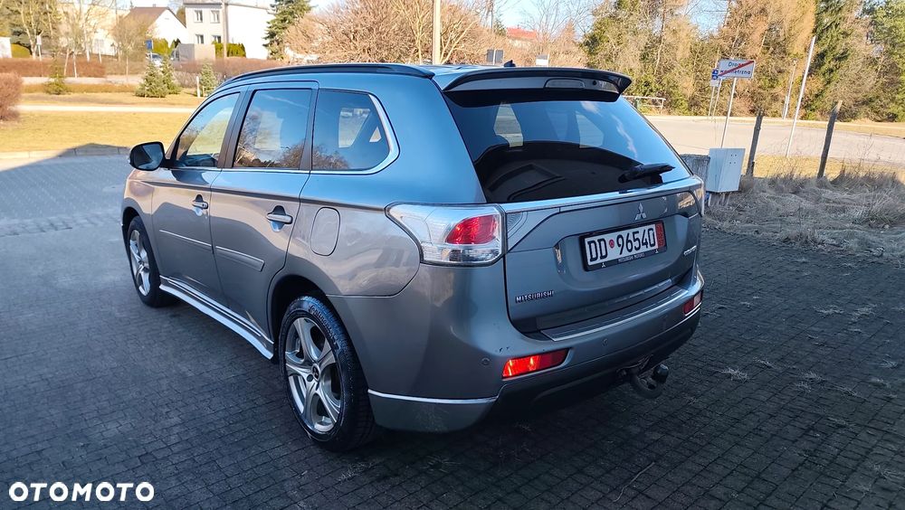 Mitsubishi Outlander 2.2 DI-D 4WD Automatik Diamant Edition+ - 18