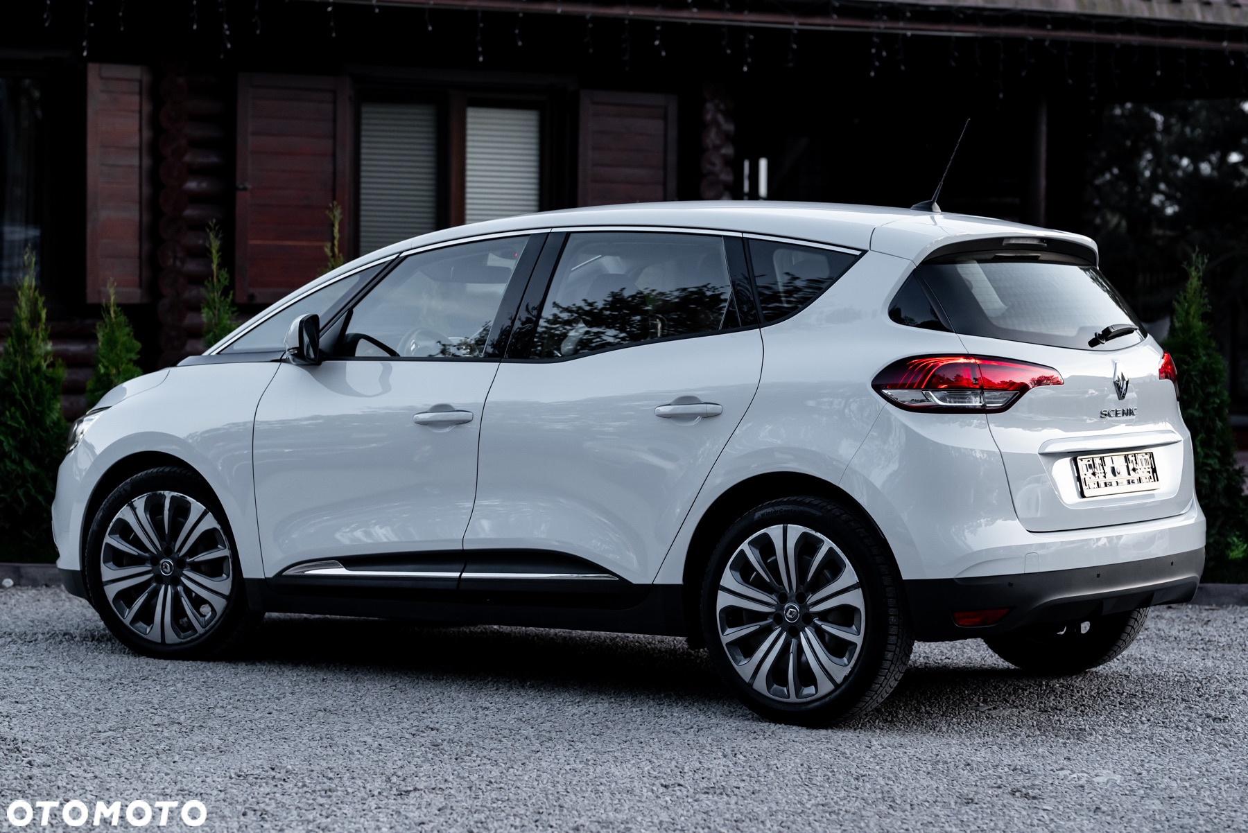 Renault Scenic TCe 140 GPF EDC INTENS - 11