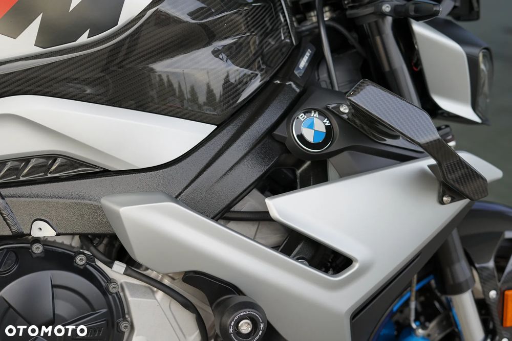 BMW S - 15