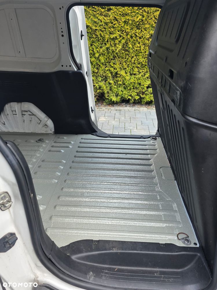 Peugeot Partner - 21