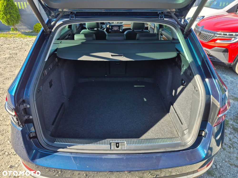 Skoda Superb 2.0 TSI 4x4 Scout DSG - 29