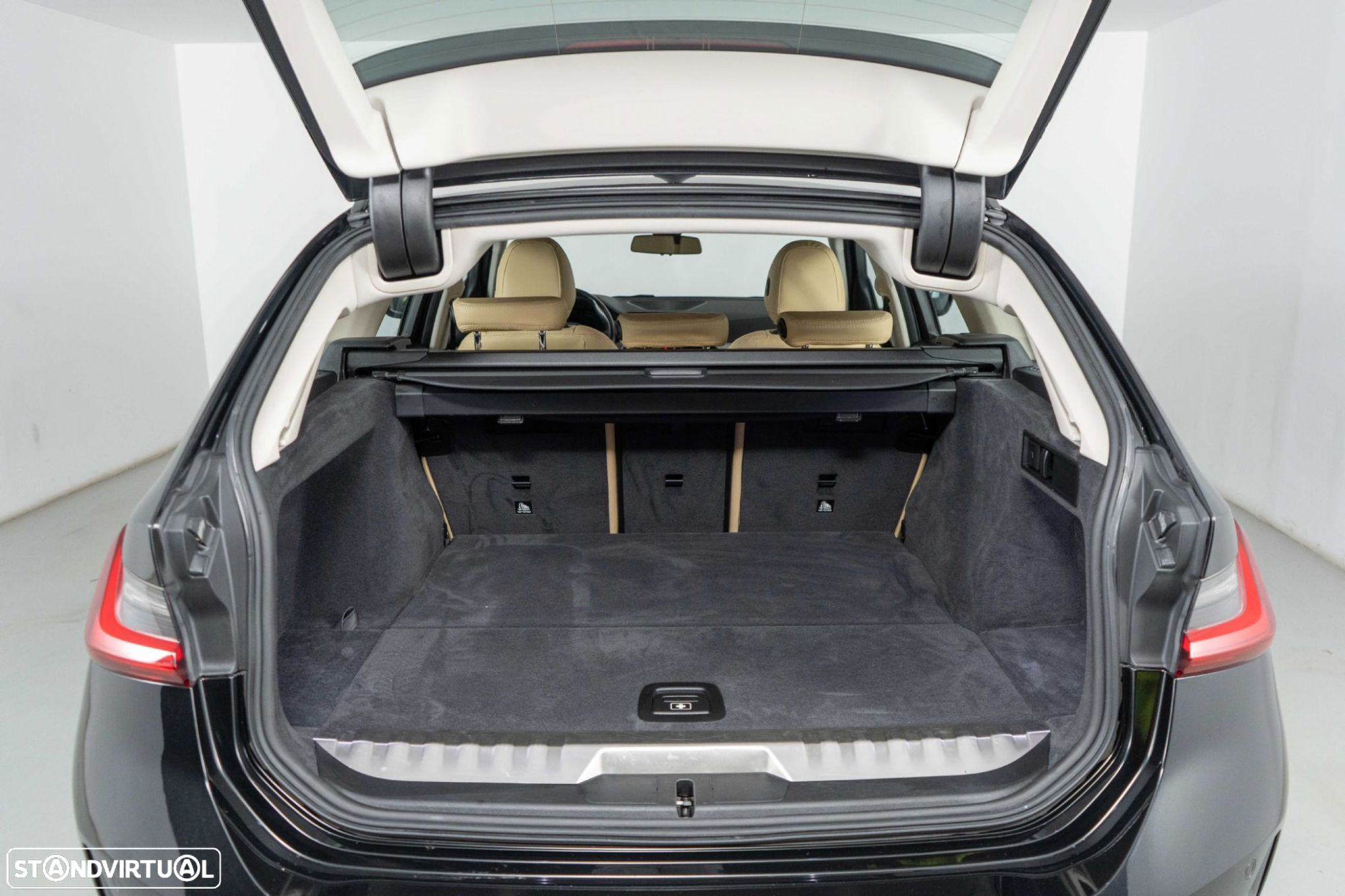 BMW 330 e Touring Line Luxury Auto - 12
