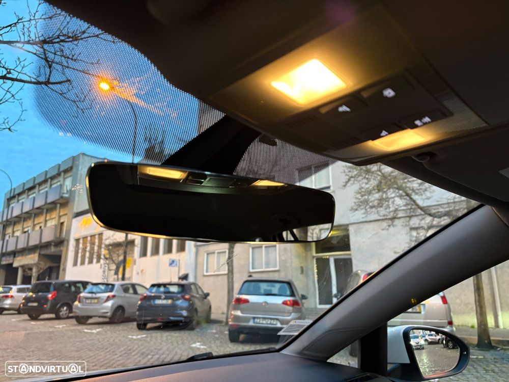 VW Golf Variant 1.6 TDi BlueMotion Confortline - 25