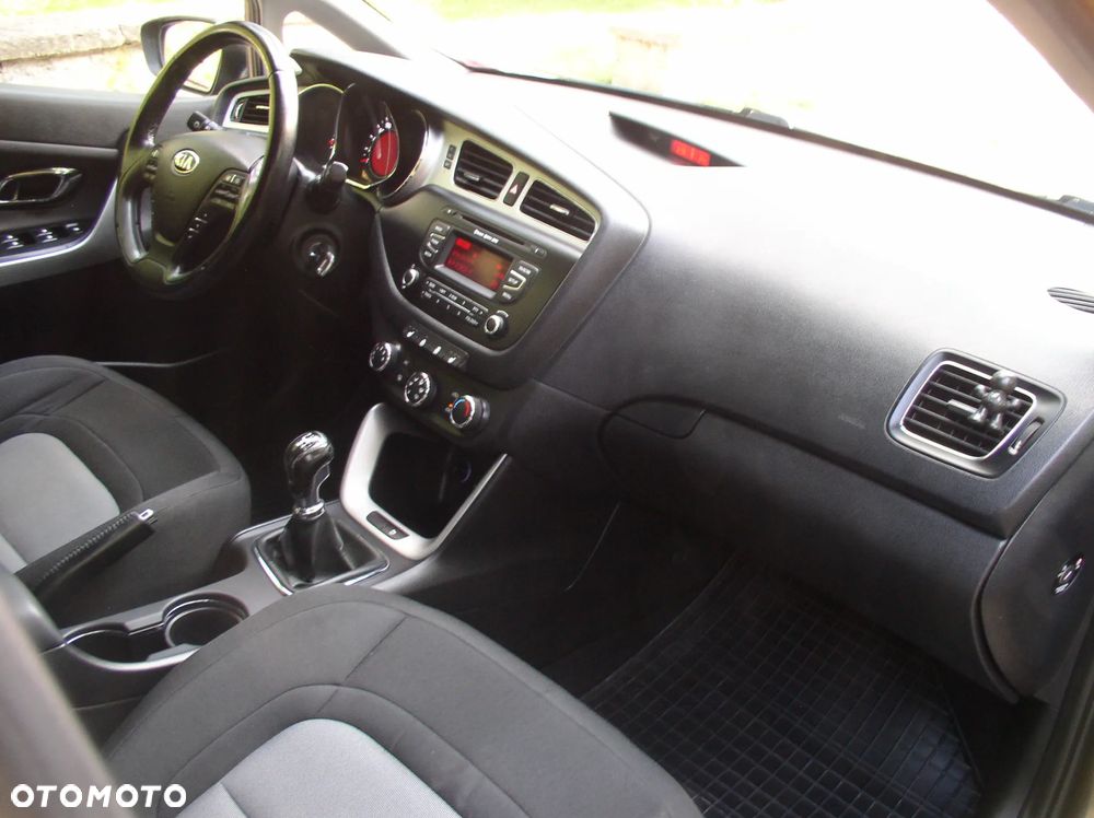 Kia Ceed 1.4 CVVT Attract Plus - 17