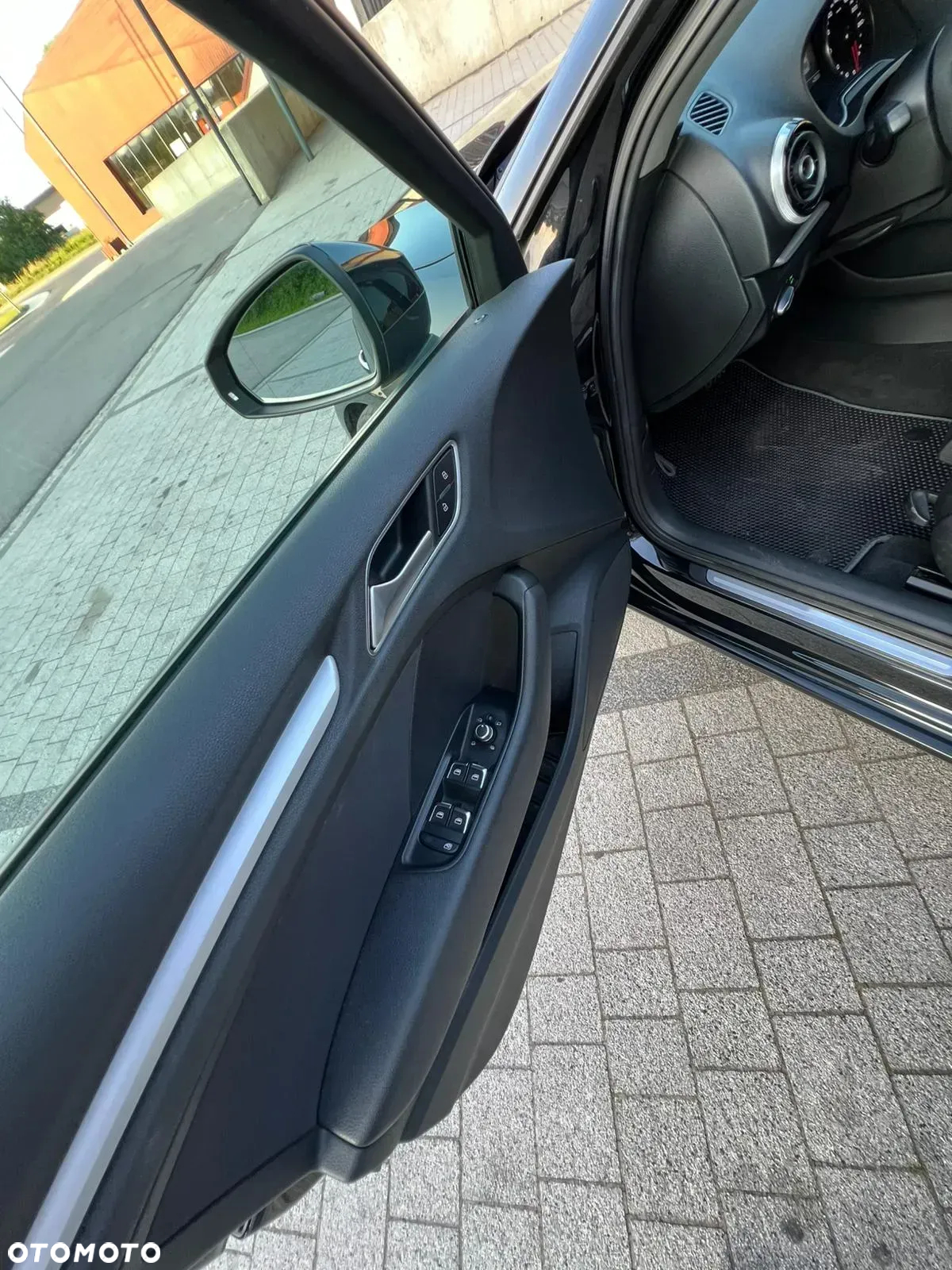 Audi A3 1.6 TDI DPF Ambiente S tronic - 14