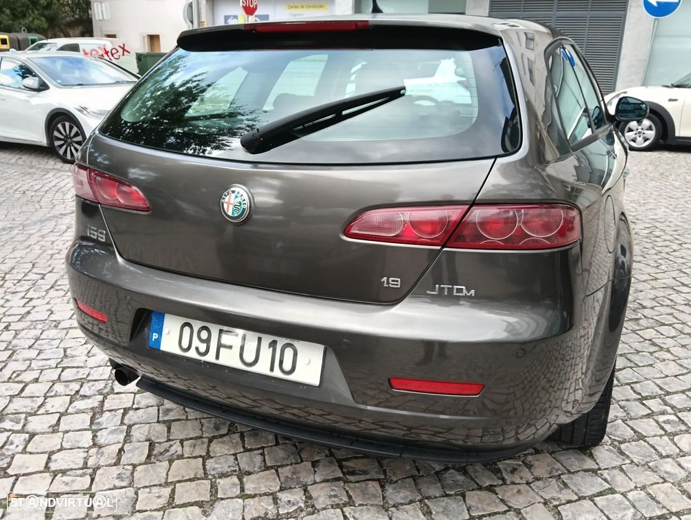 Alfa Romeo 159 Sportwagon 1.9 JTDm 16V Sportiva - 4