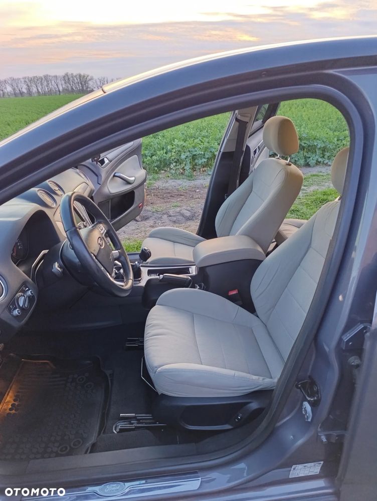 Ford Mondeo 2.0 TDCi Ambiente - 1