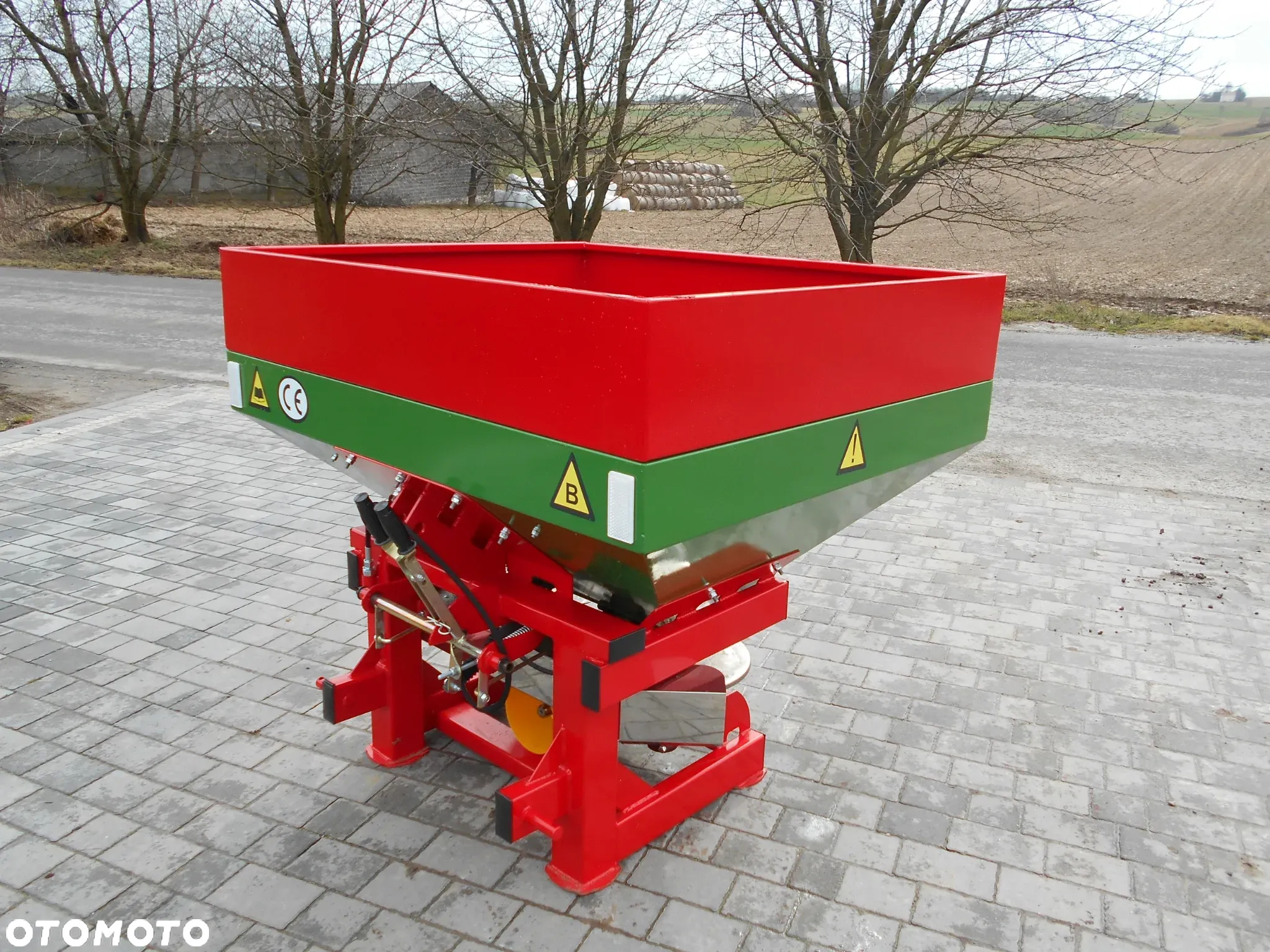 SIEWKA/ Siewnik/ ROZSIEWACZ Nawozów Hydraulika W Standardzie 600L, 800L, 1000L Szerokość Wysiewu 6-24mi 1200L. - 15
