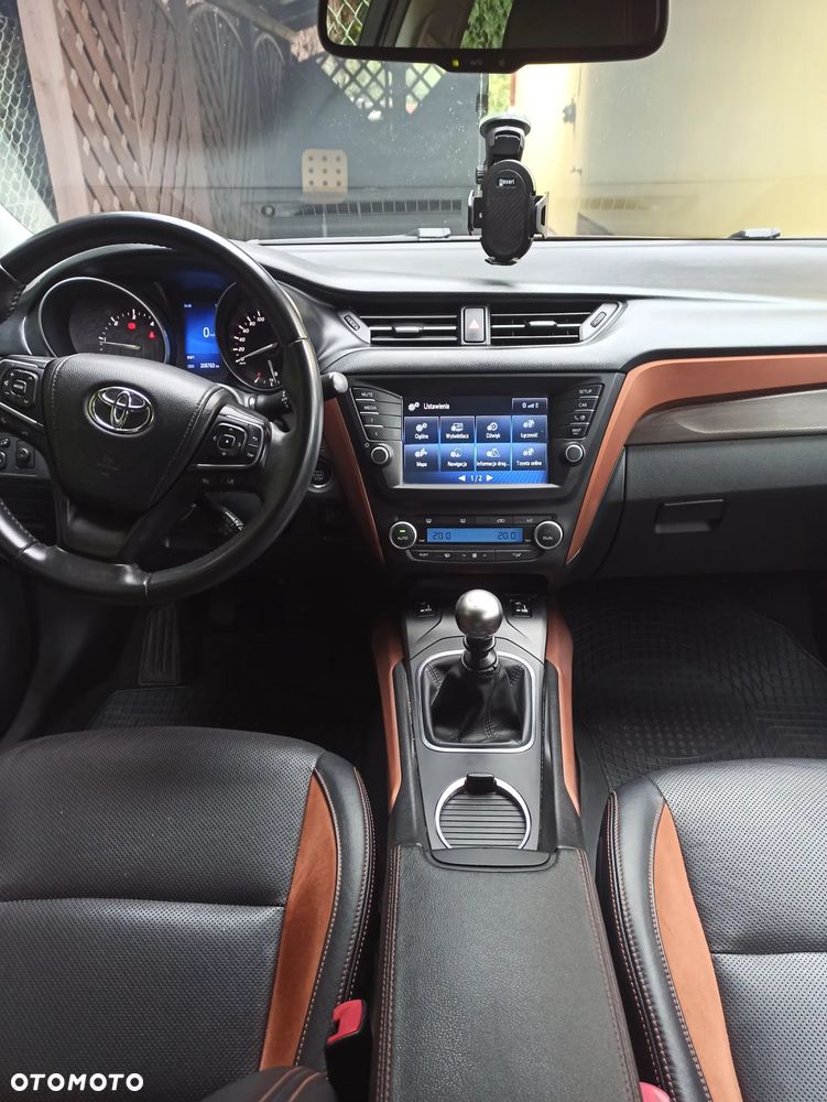 Toyota Avensis 2.0 D-4D Premium - 6