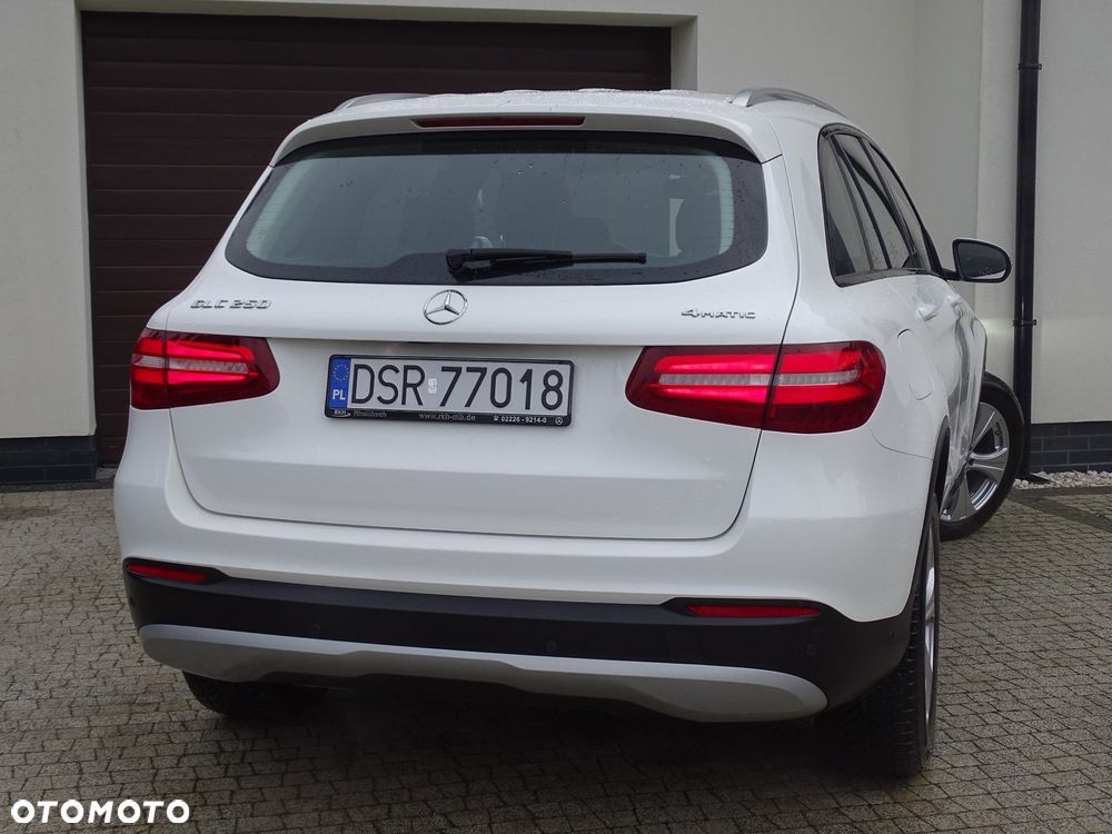 Mercedes-Benz GLC 250 4Matic 9G-TRONIC - 9