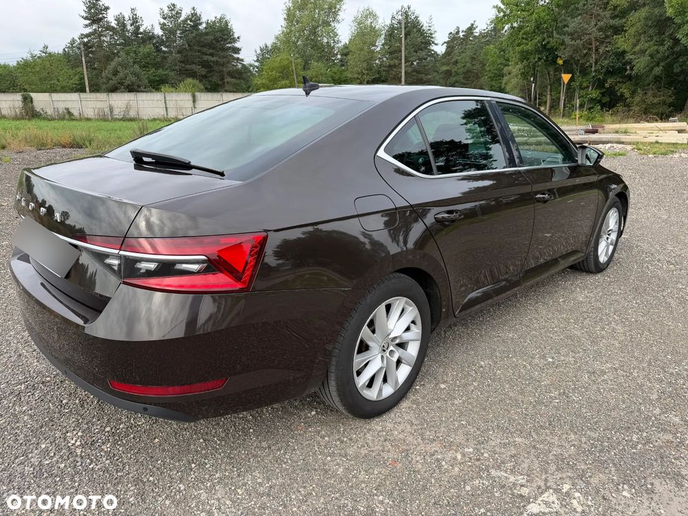 Skoda Superb 2.0 TDI Active DSG - 3