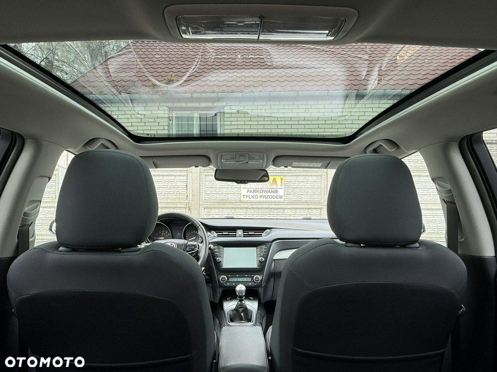 Toyota Avensis 1.8 Premium - 11