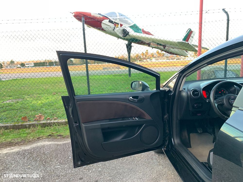 SEAT Leon 2.0 TDI FR DPF - 42