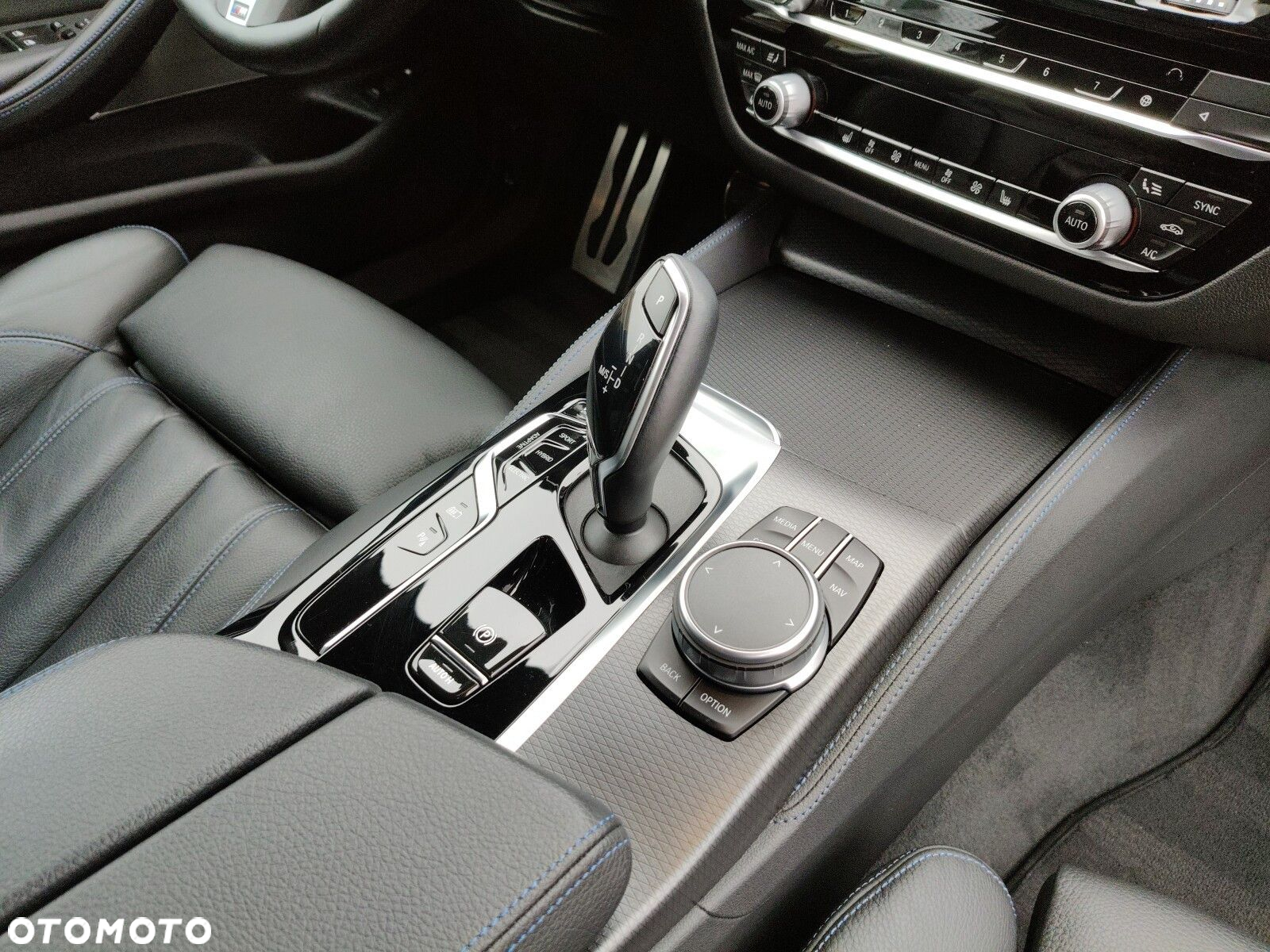 BMW Seria 5 530e xDrive M Sport sport - 26