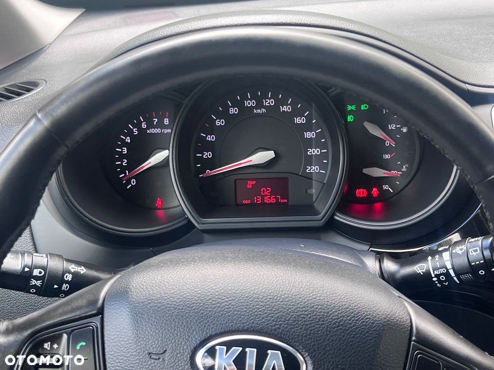 Kia Rio 1.4 Dream Team Edition - 24