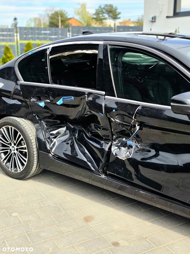 BMW Seria 5 520i Sport Line - 10