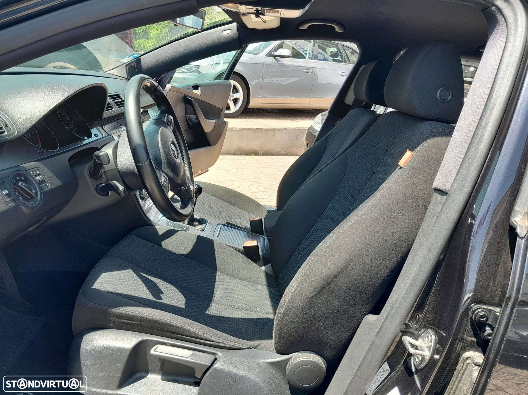 VW Passat Variant 1.6 TDI BlueMotion - 21
